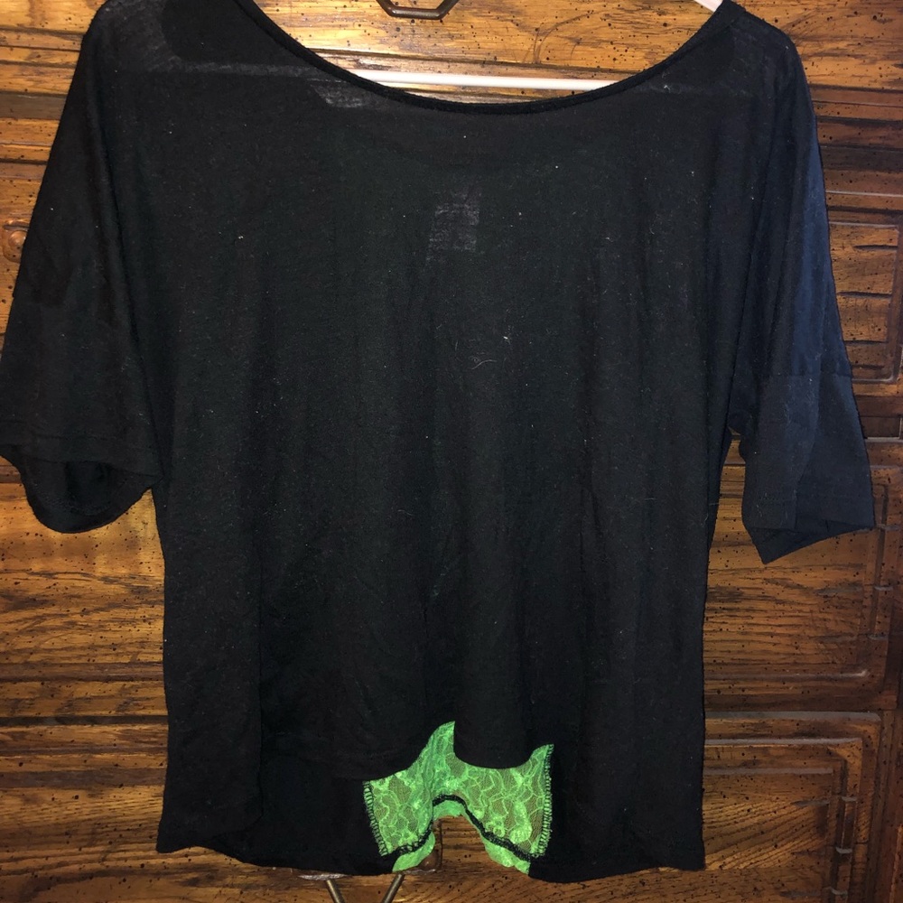Short sleeve neon lace back tee